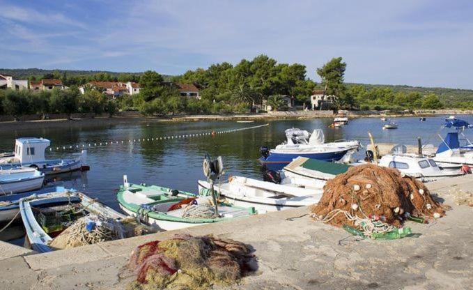 Ruzica Mirca (Brac)